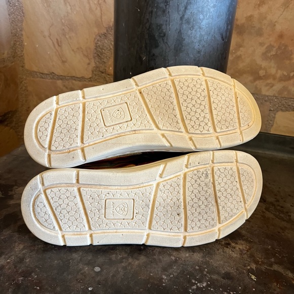 Ariat Women’s Ryder Slip-On Shoe, 6.5, Serape, very good condition. - Picture 5 of 7